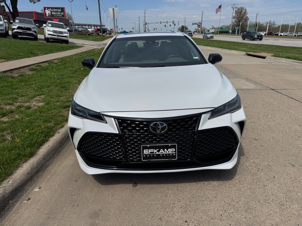 Used 2019 Toyota Avalon Touring w/ Advanced Safety Package FWD image 8