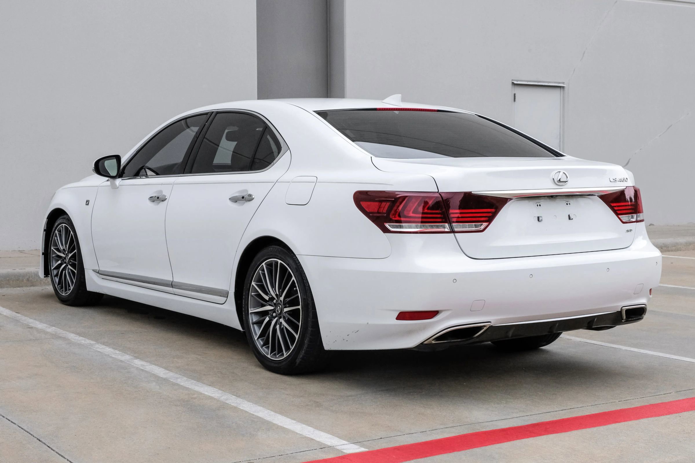 Used 2014 Lexus LS 460 AWD w/ F Sport Package image 16