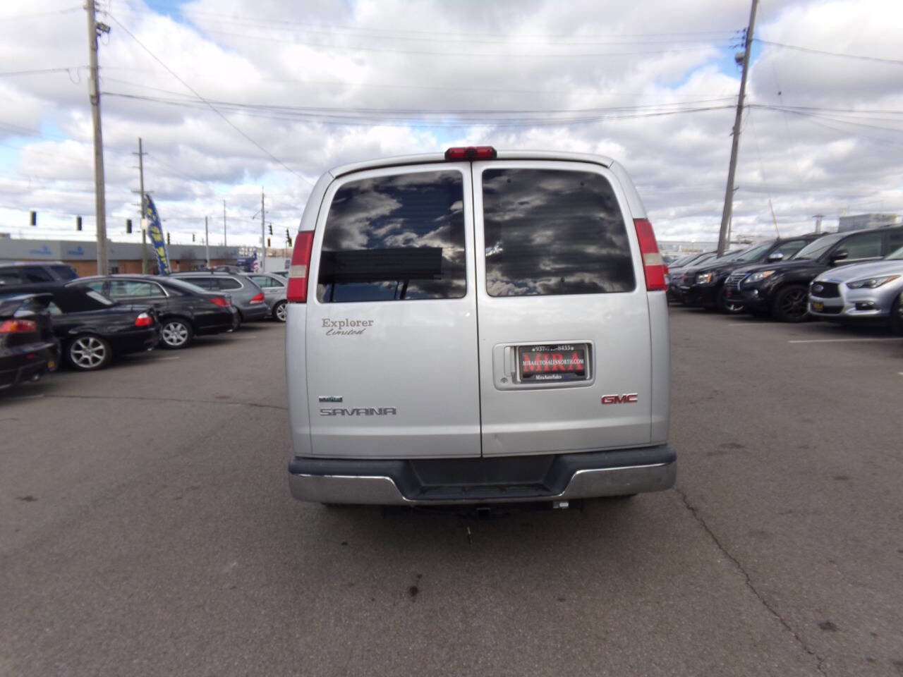 Used 2010 GMC Savana 1500 w/ Preferred Equipment Group image 4