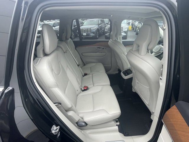 Used 2022 Volvo XC90 T8 Inscription Expression w/ Advanced Package image 18