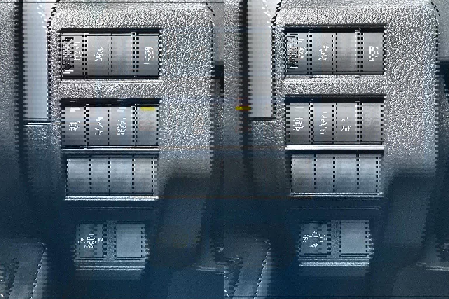 Used 2025 Toyota Tacoma TRD Off-Road image 35