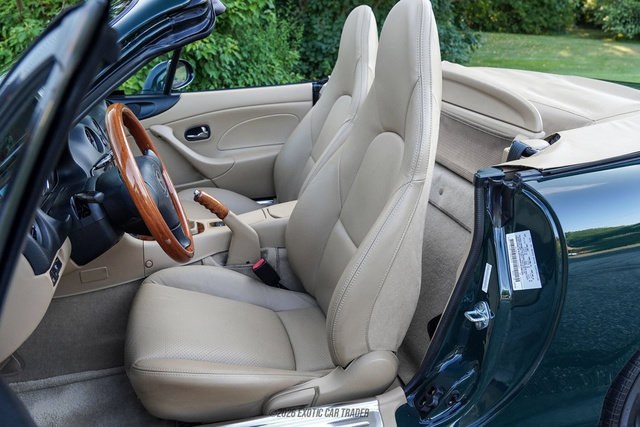 Used 2001 MAZDA MX-5 Miata RWD image 29