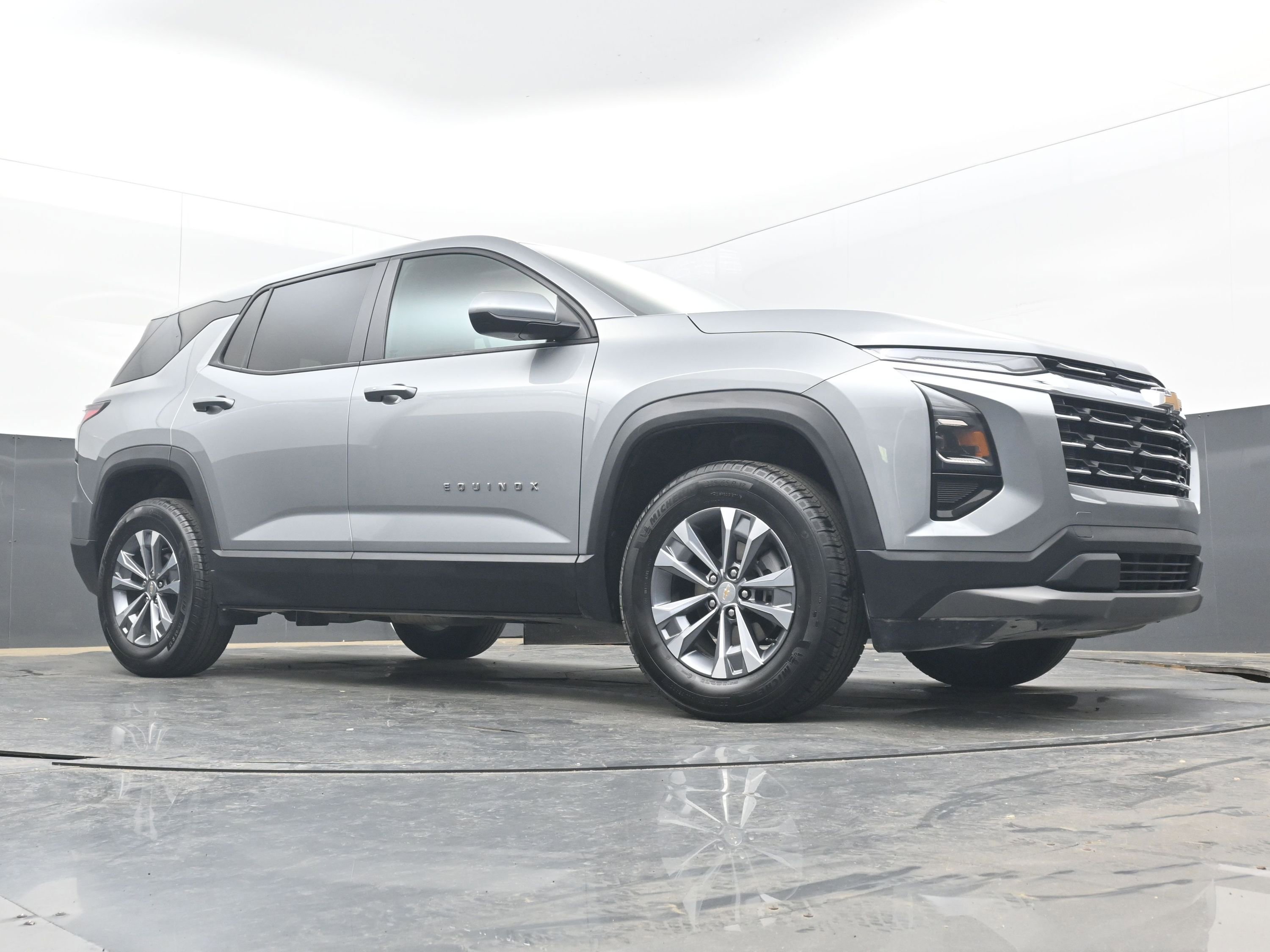 Used 2025 Chevrolet Equinox LT AWD/4WD image 20