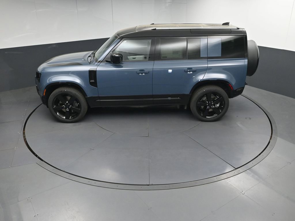 New 2026 Land Rover Defender 110 X-Dynamic SE AWD/4WD image 31
