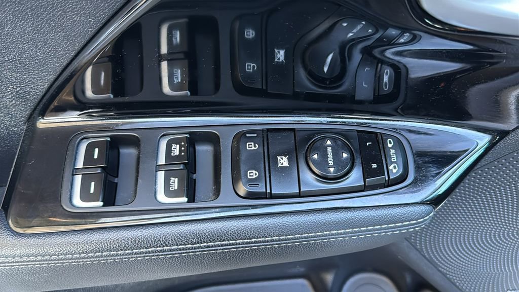 Used 2017 Kia Niro EX image 19