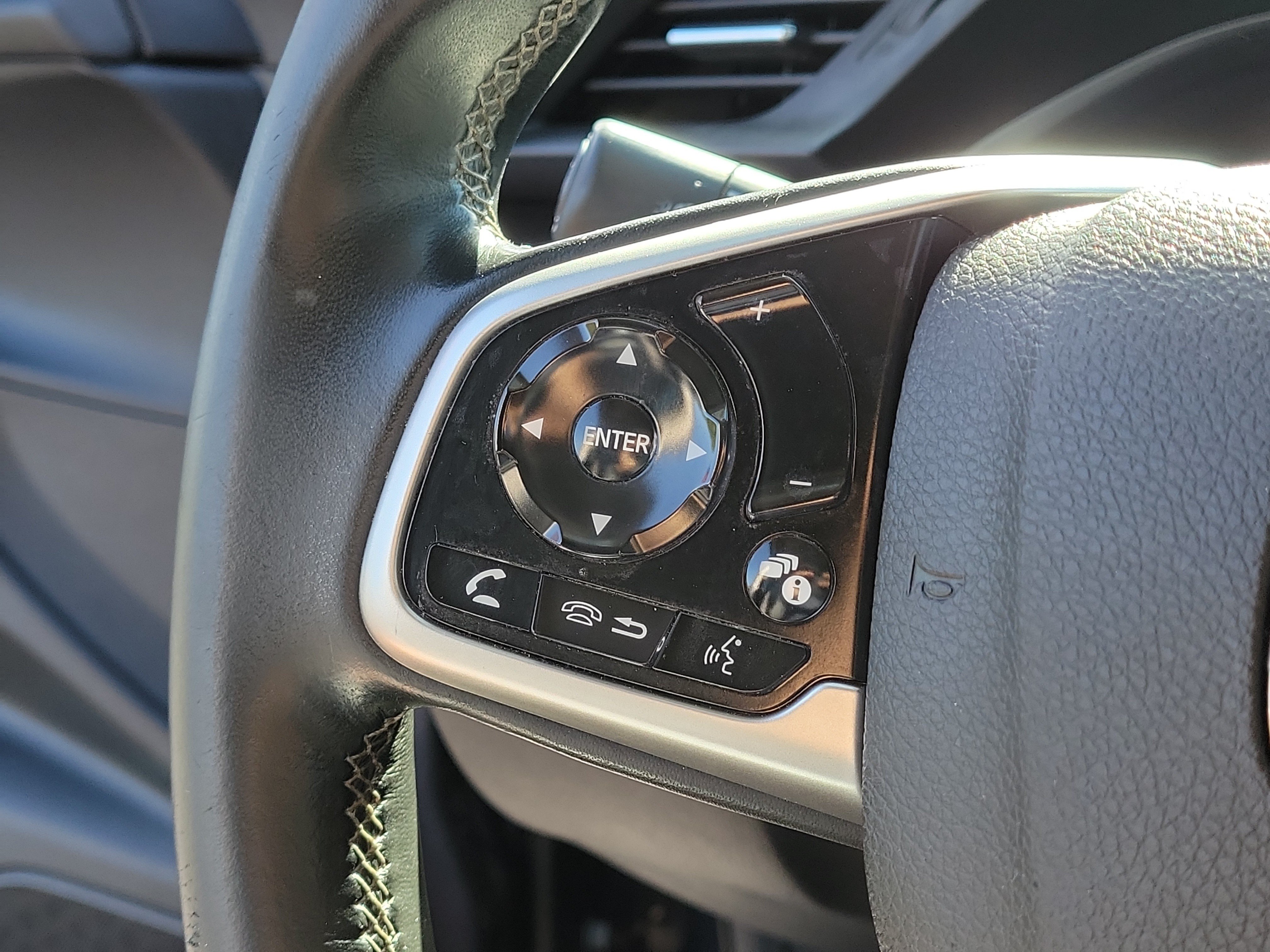 Used 2019 Honda Civic EX-L image 27