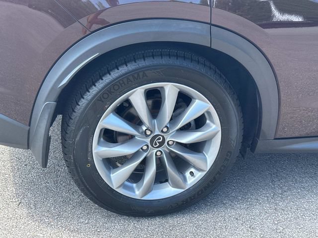 Used 2020 INFINITI QX50 Luxe w/ Navigation Package FWD image 11