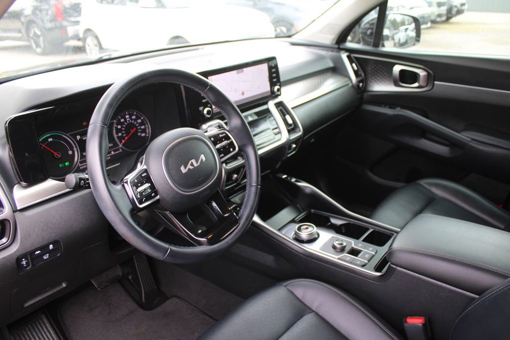 Certified 2023 Kia Sorento EX image 25