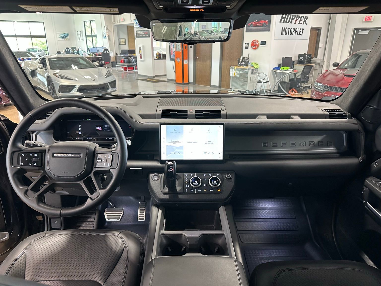 Used 2025 Land Rover Defender 110 X AWD/4WD image 15