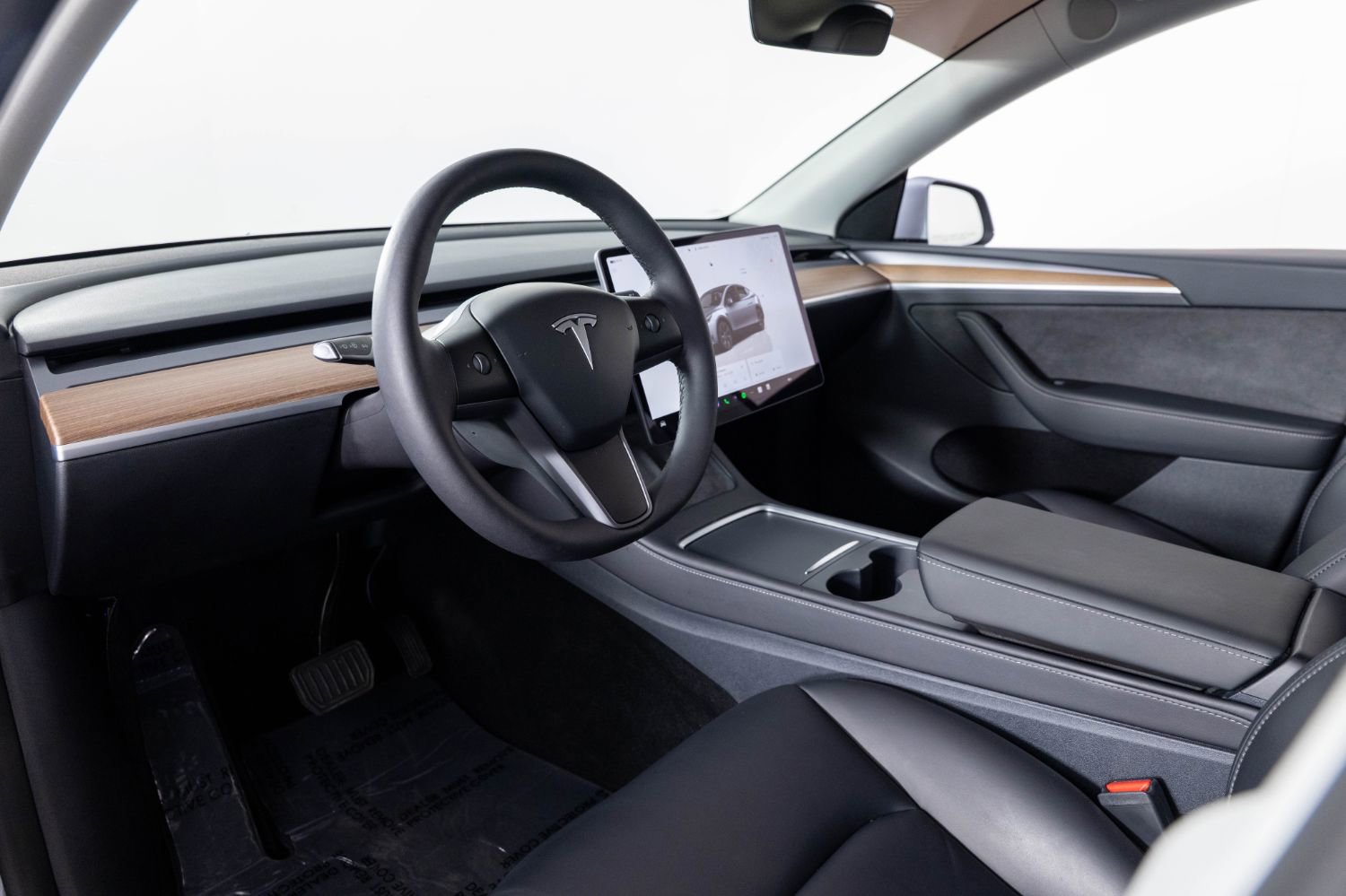 Used 2025 Tesla Model Y Long Range RWD image 13