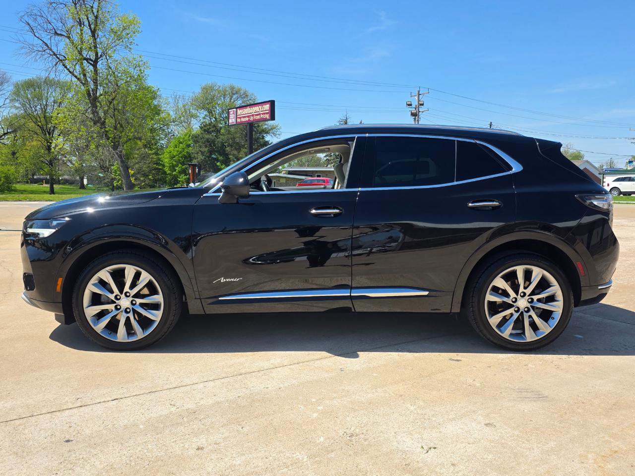 Used 2021 Buick Envision Avenir w/ Technology Package II image 8