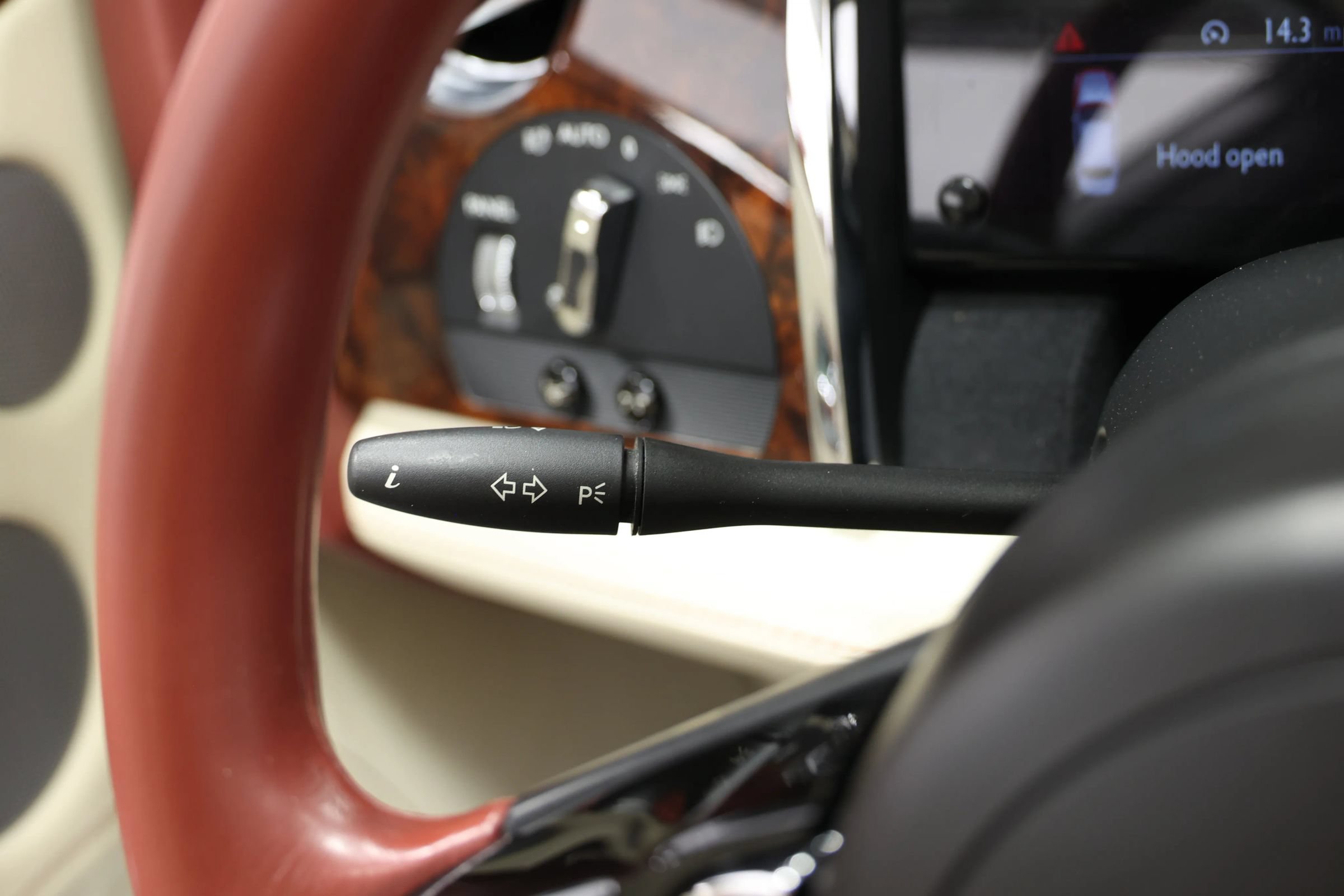 Used 2013 Rolls-Royce Ghost RWD image 29