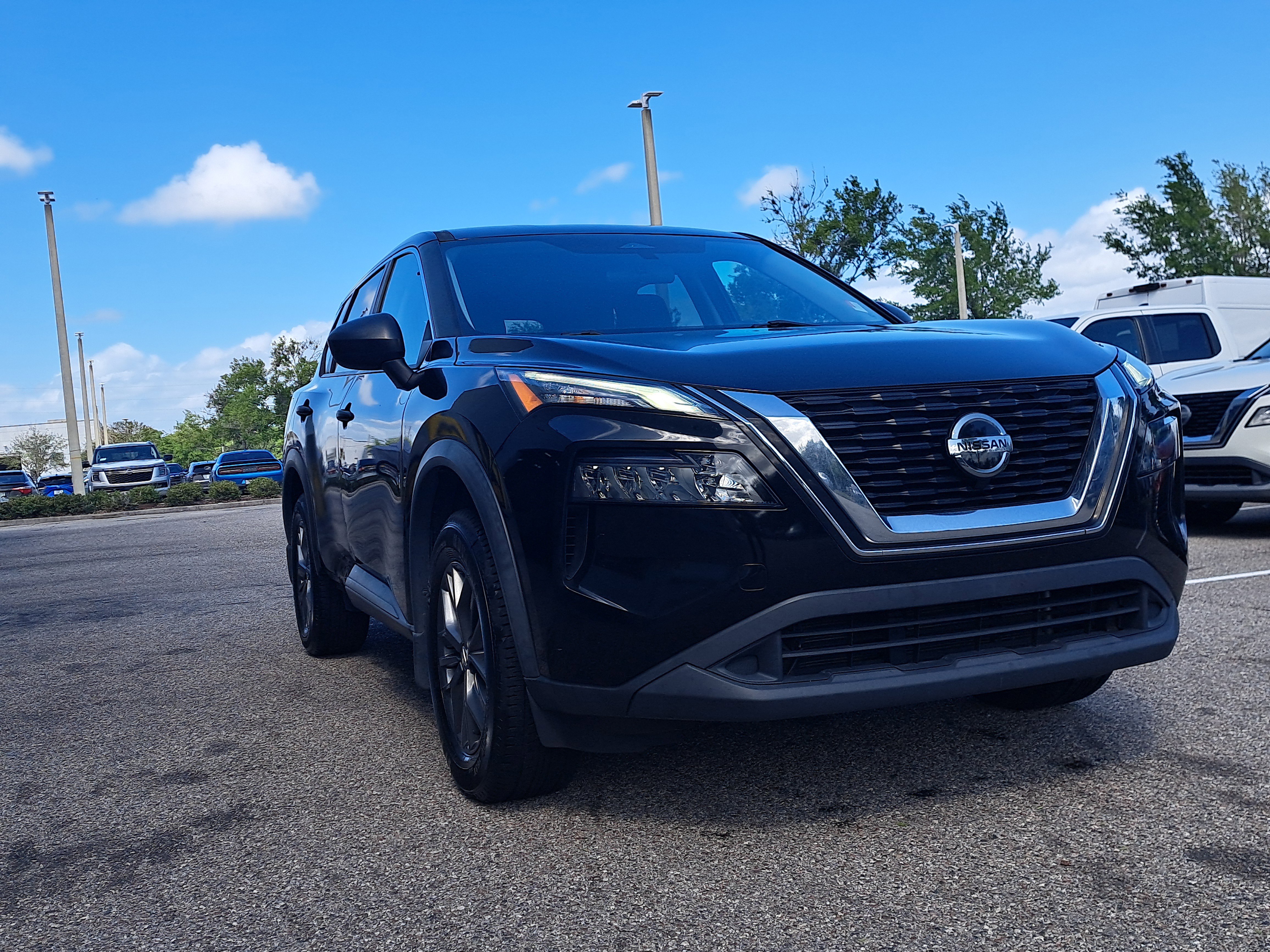 Used 2021 Nissan Rogue S FWD image 3