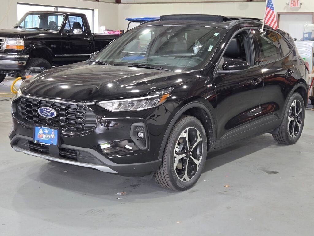 New 2025 Ford Escape ST-Line Elite w/ Tech Pack #2 image 4