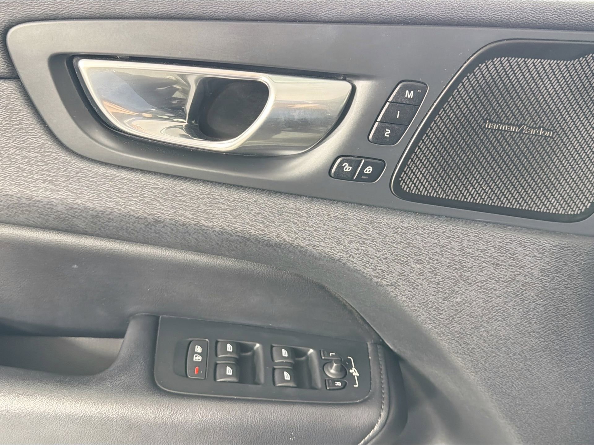 Certified 2023 Volvo XC60 B5 Plus FWD image 18