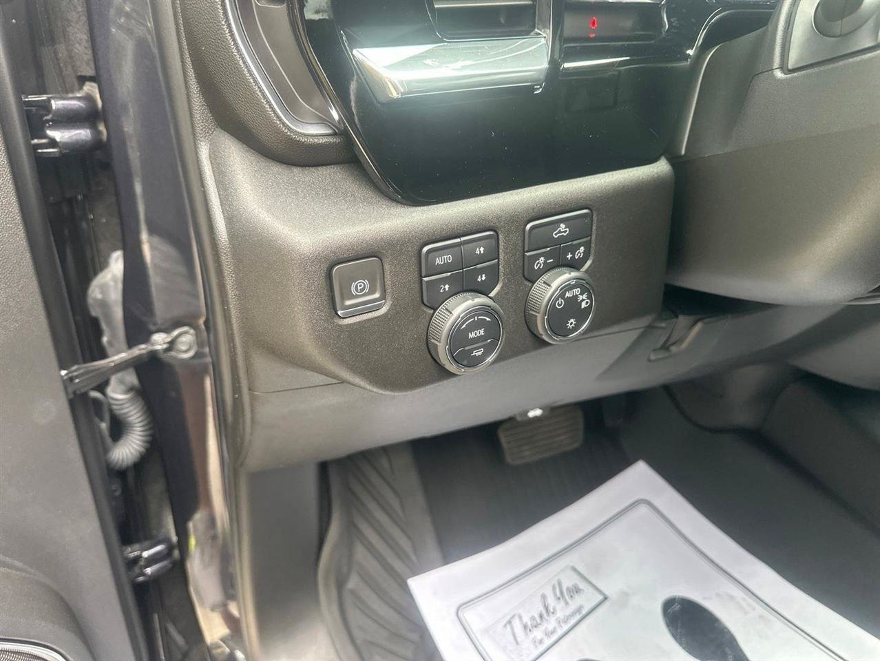 Used 2024 Chevrolet Silverado 1500 LT w/ Z71 Off-Road Package AWD/4WD image 26