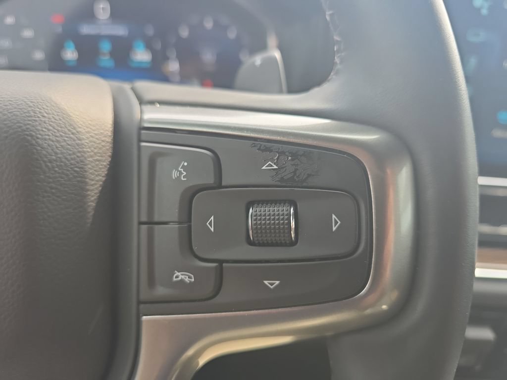 Used 2025 Chevrolet Silverado 1500 LT Trail Boss w/ Convenience Package II AWD/4WD image 32
