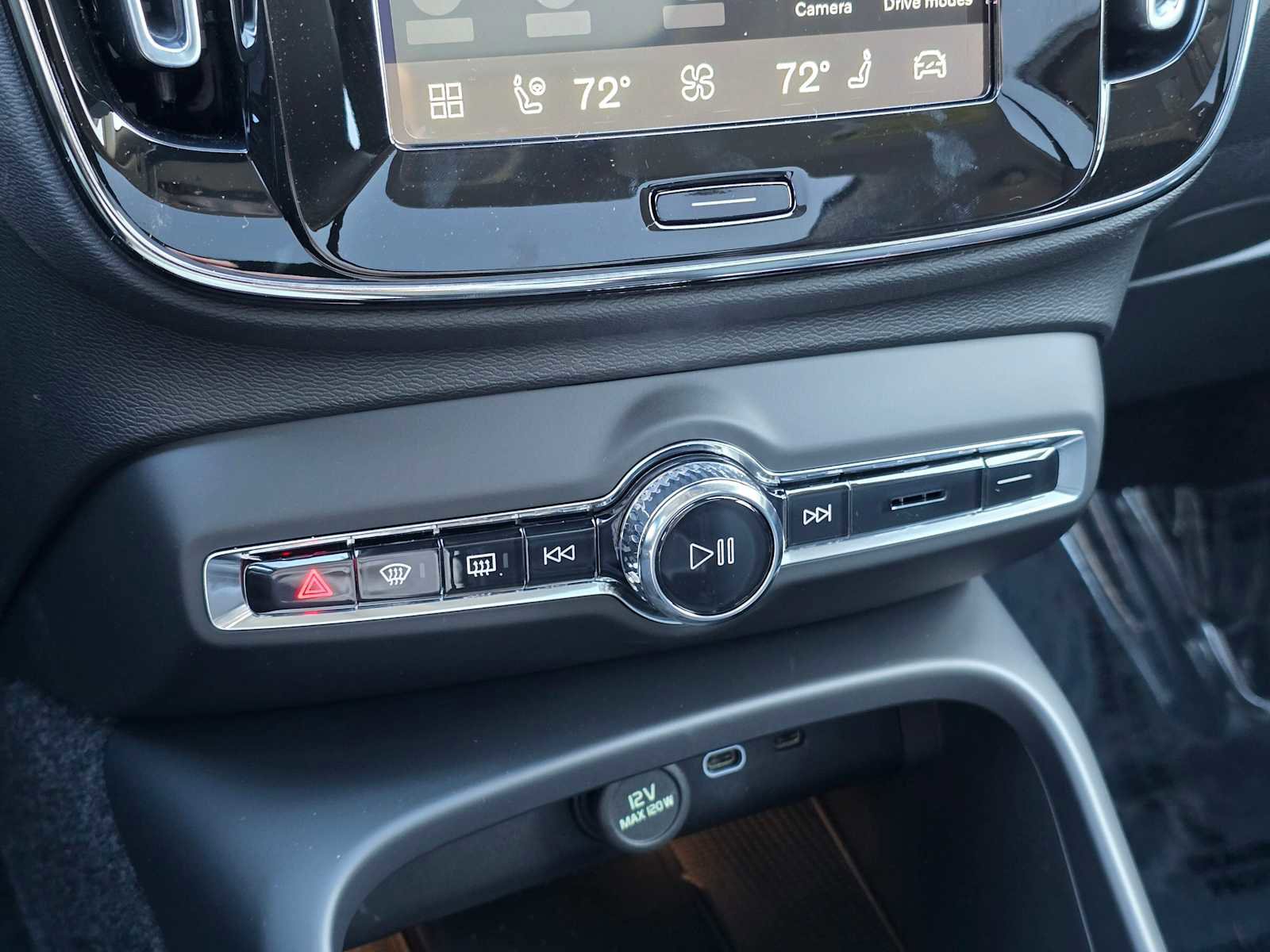 New 2026 Volvo XC40 B5 Core w/ Climate Package image 27