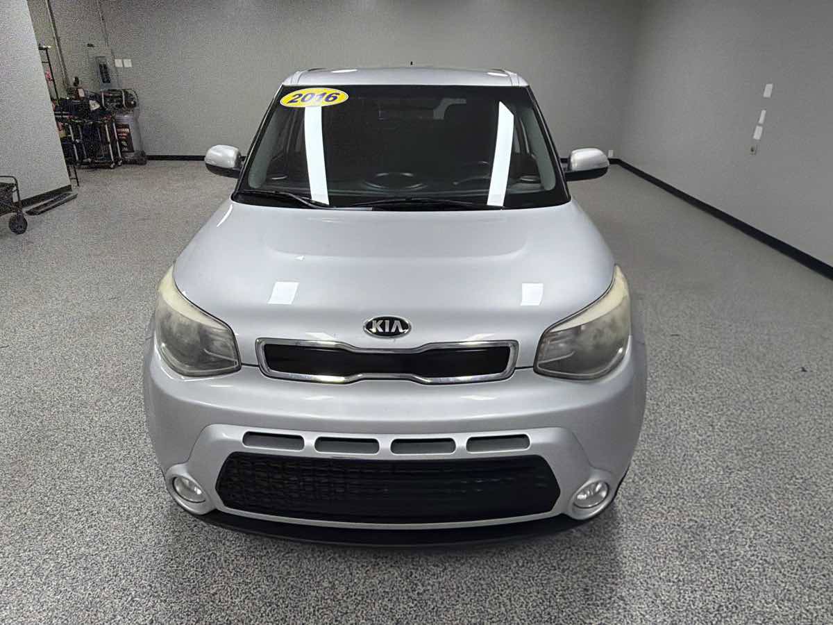 Used 2016 Kia Soul ! FWD image 8