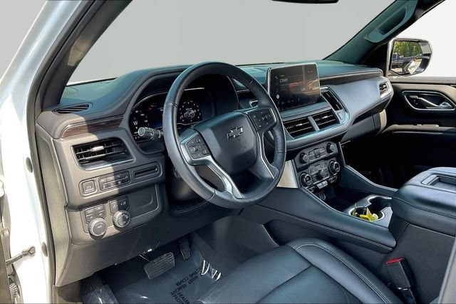 Used 2022 Chevrolet Tahoe Z71 w/ Luxury Package AWD/4WD image 12