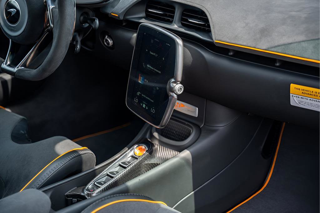 New 2025 McLaren Artura image 44