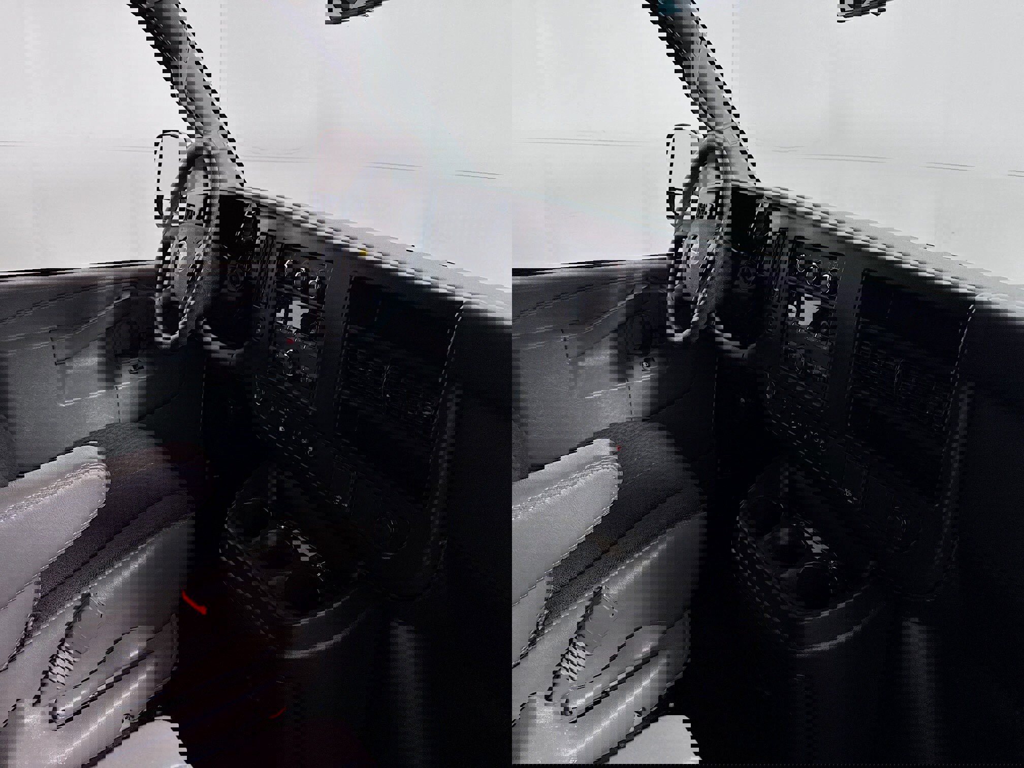 Used 2024 Chevrolet Express 2500 w/ Driver Convenience Package image 25