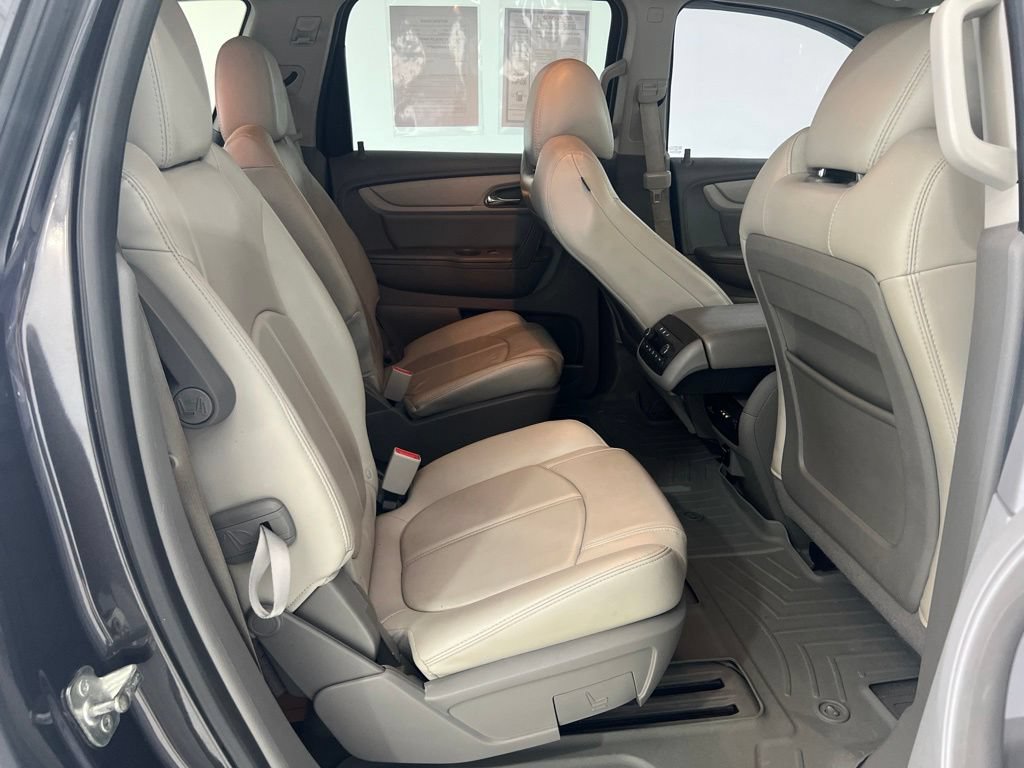 Used 2016 Chevrolet Traverse LT FWD image 25