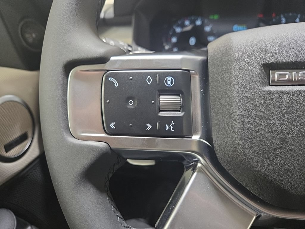 New 2026 Land Rover Discovery Limited Edition AWD/4WD image 12