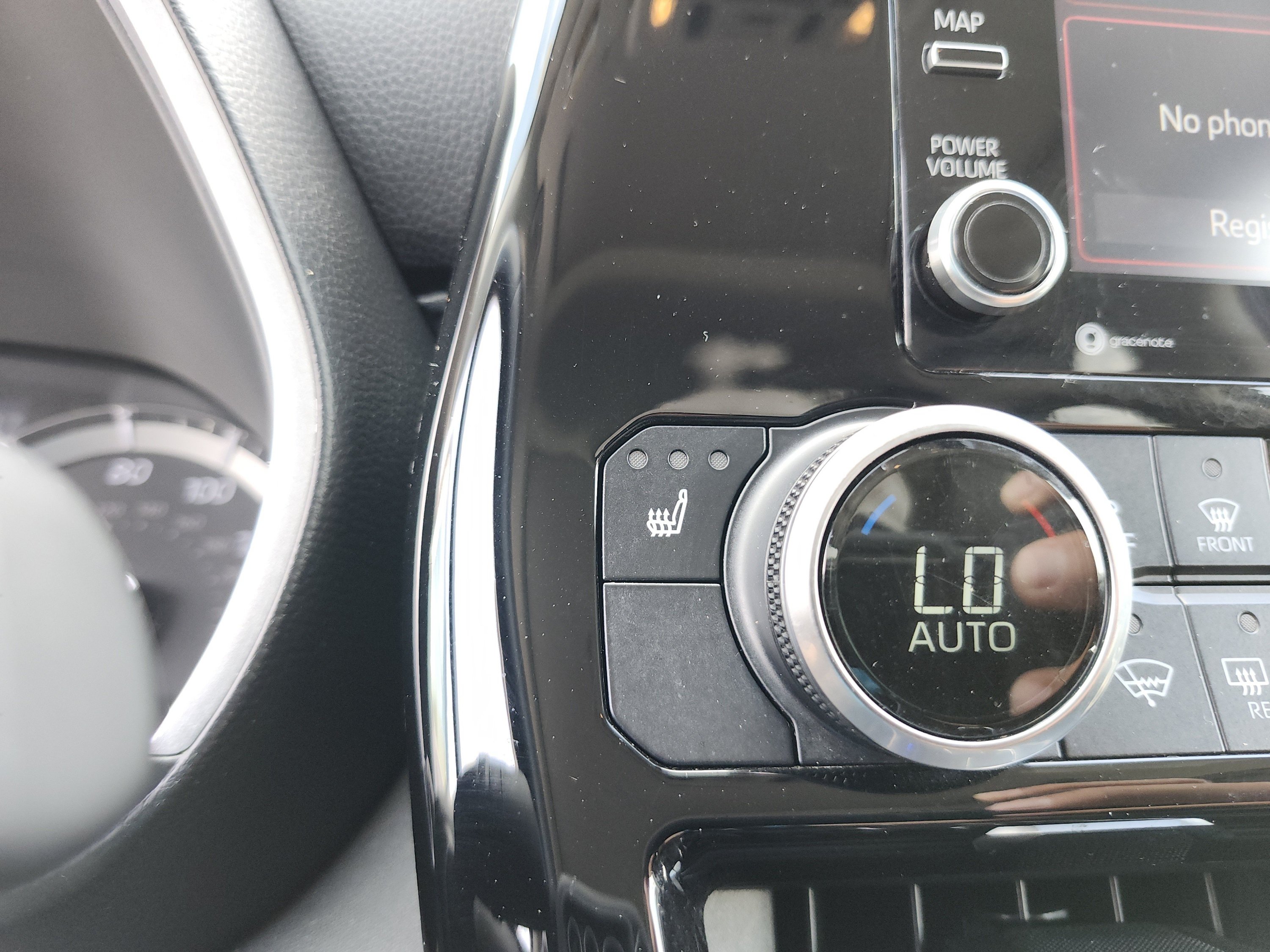 Used 2021 Toyota Highlander XLE FWD image 27