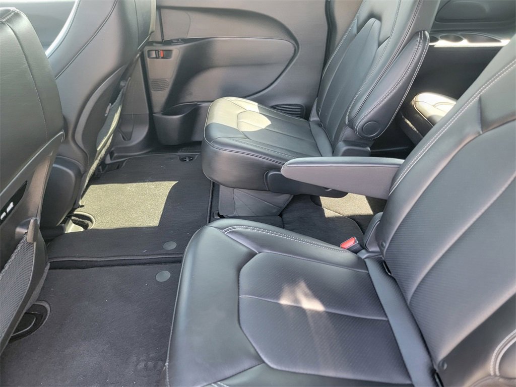 New 2024 Chrysler Pacifica Touring-L w/ S Appearance Package image 9