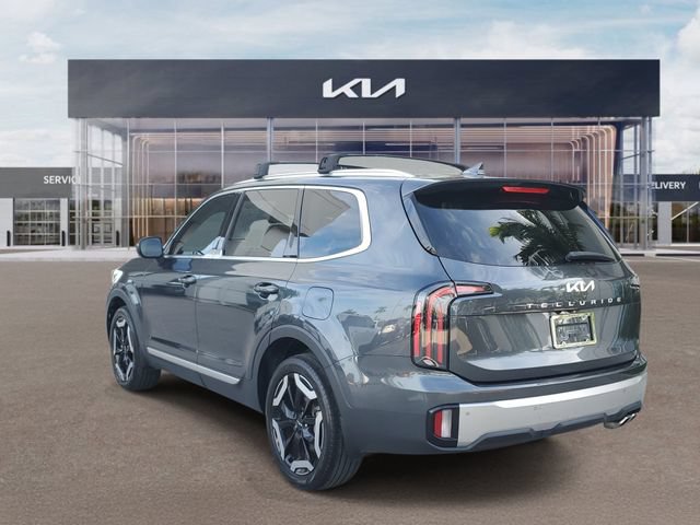 Certified 2023 Kia Telluride EX w/ EX Captain's Chair Package FWD image 4