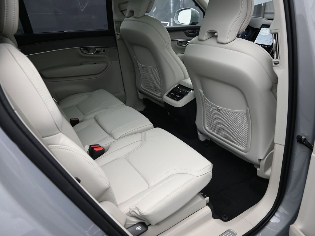 New 2026 Volvo XC90 B6 Ultra w/ Protection Package image 34