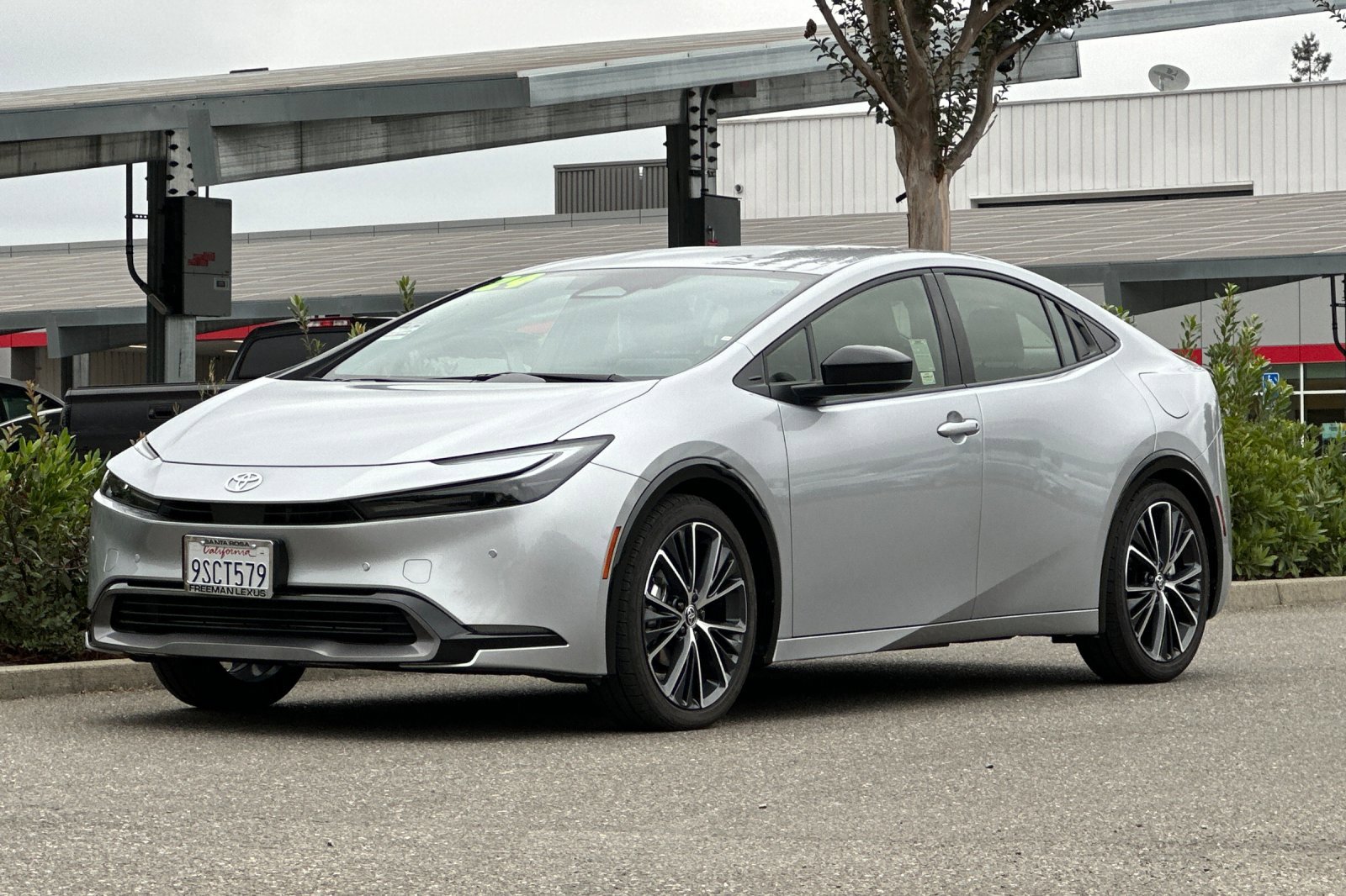 Used 2024 Toyota Prius LE image 8