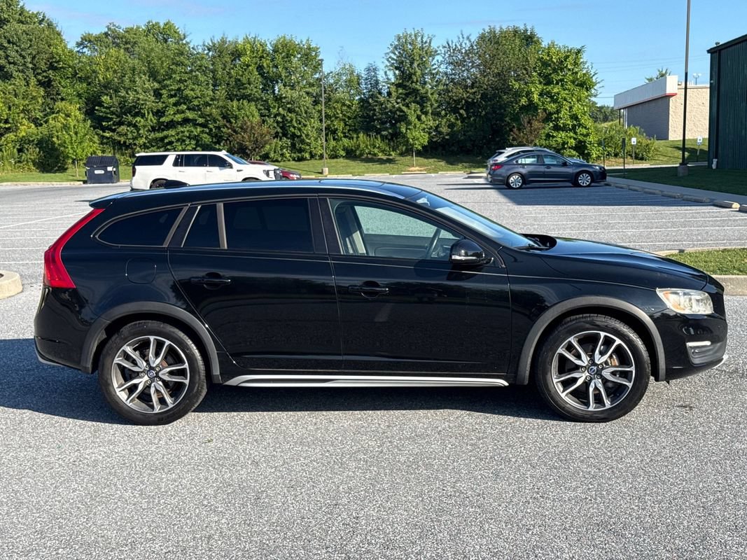 Used 2016 Volvo V60 T5 Cross Country w/ Convenience Package AWD/4WD image 9