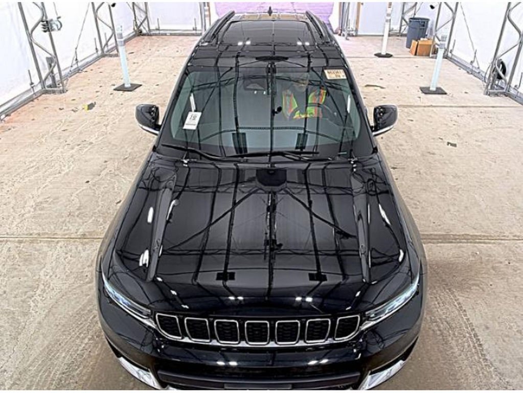 Used 2022 Jeep Grand Cherokee L Limited image 2