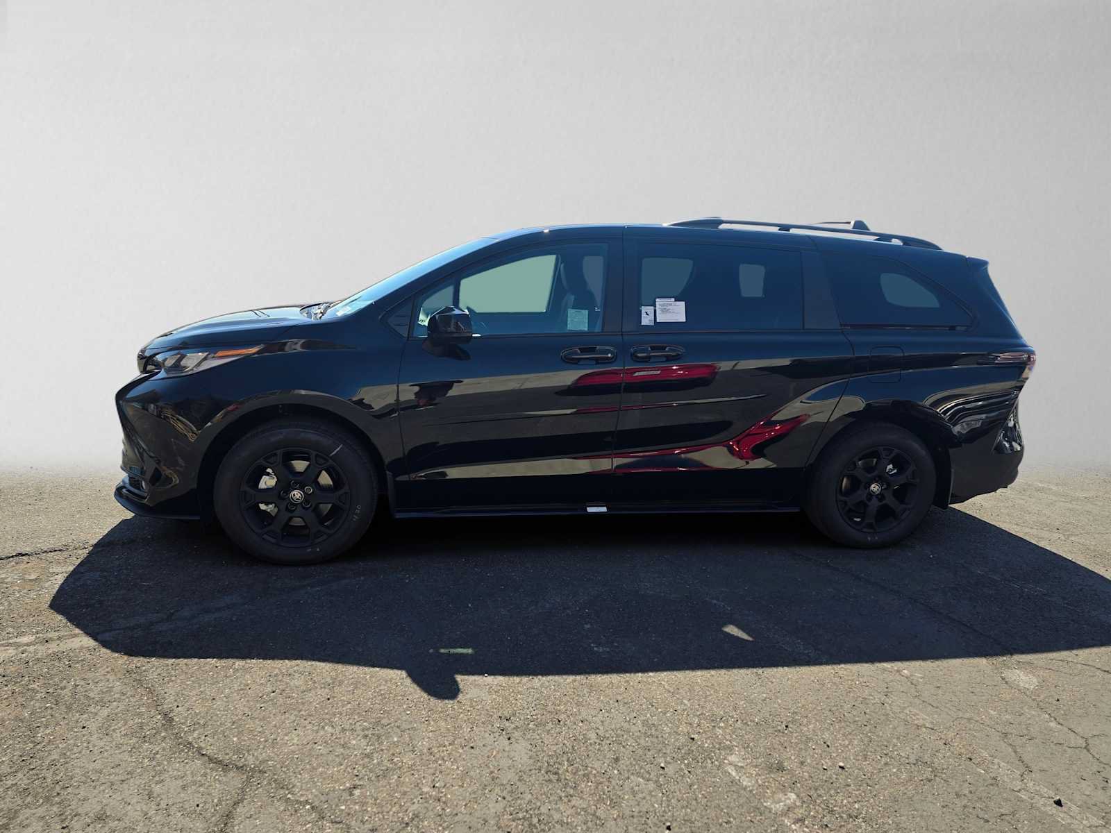 New 2026 Toyota Sienna XLE Woodland Edition AWD/4WD image 6