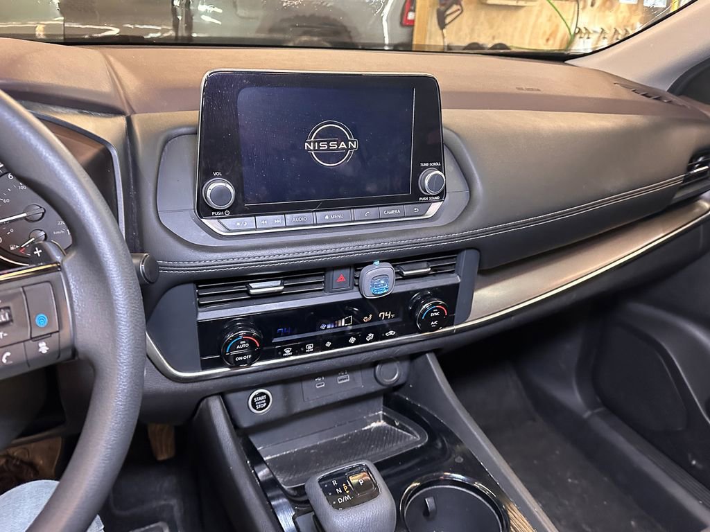 Used 2023 Nissan Rogue SV AWD/4WD image 12