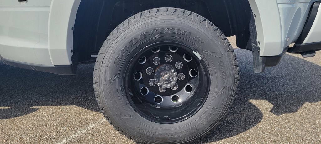 Used 2024 RAM 3500 Limited AWD/4WD image 9