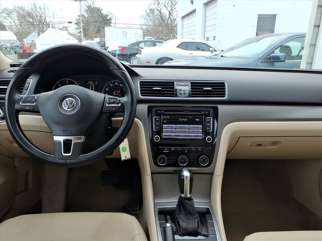 Used 2014 Volkswagen Passat TDI SE image 7