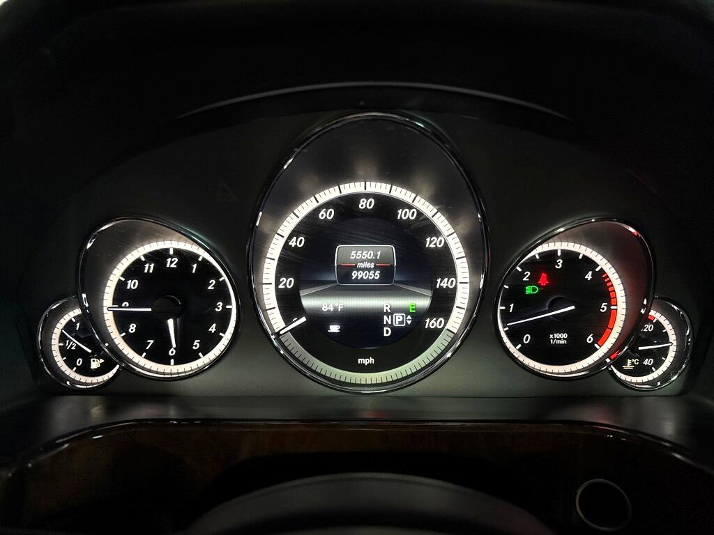Used 2013 Mercedes-Benz E 350 BlueTEC Sedan image 5