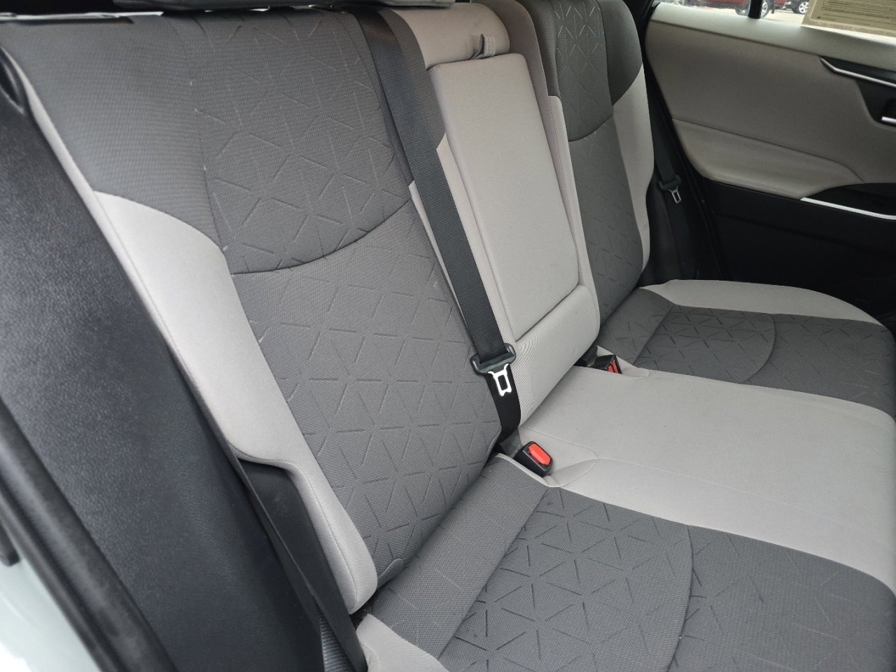 Used 2020 Toyota RAV4 XLE image 20