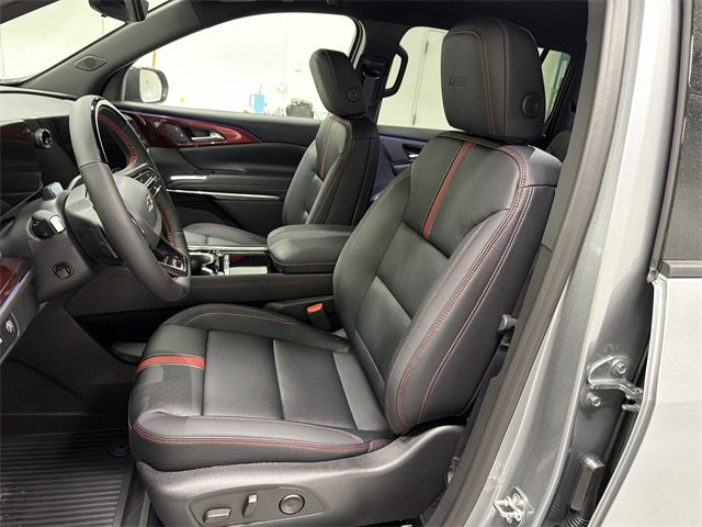 New 2026 Chevrolet Traverse RS w/ LPO, Floor Liner Package image 23