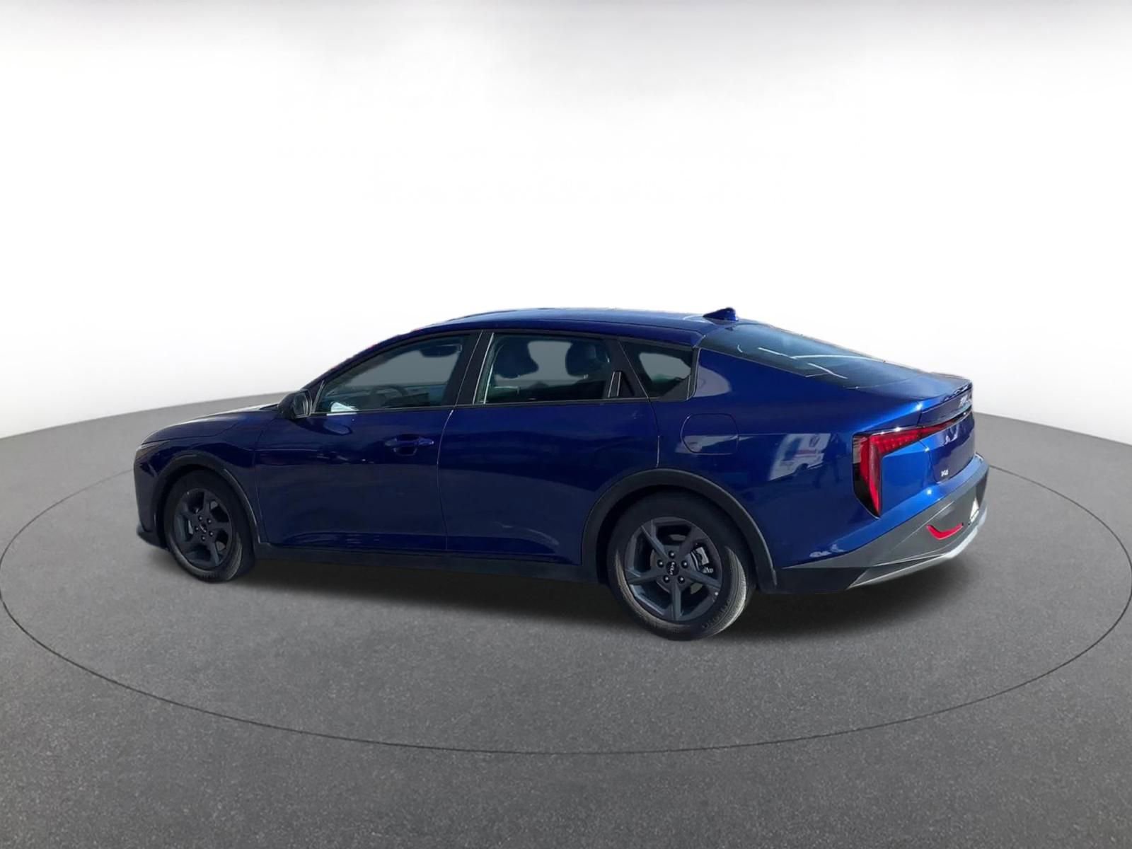 Used 2025 Kia K4 LXS image 11