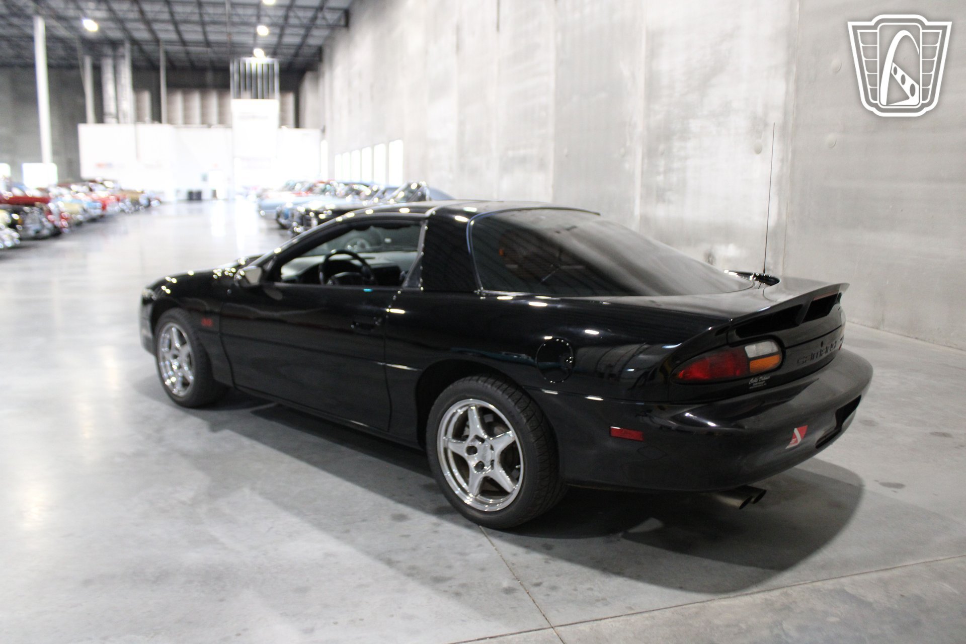 Used 2000 Chevrolet Camaro Z28 w/ SS Performance/Appearance Pkg RWD image 4