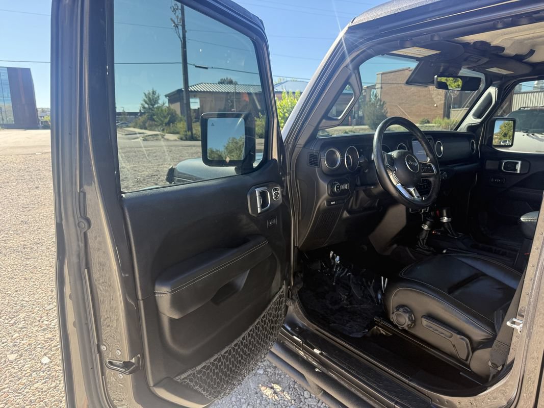 Used 2020 Jeep Gladiator Overland AWD/4WD image 15