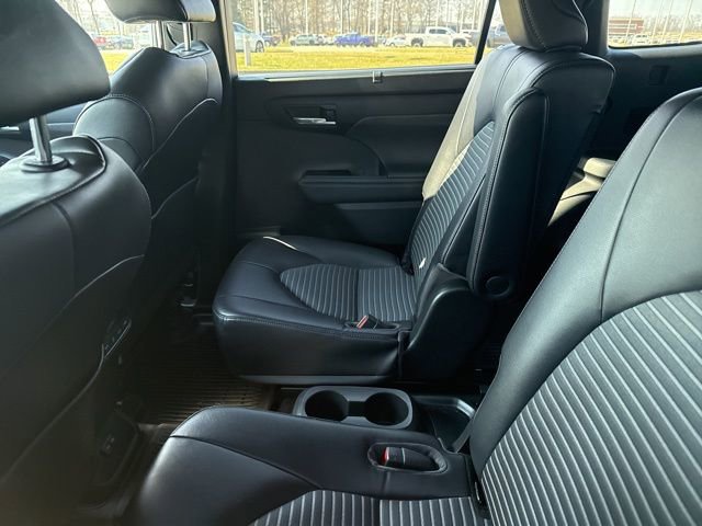 Used 2023 Toyota Highlander XSE image 5