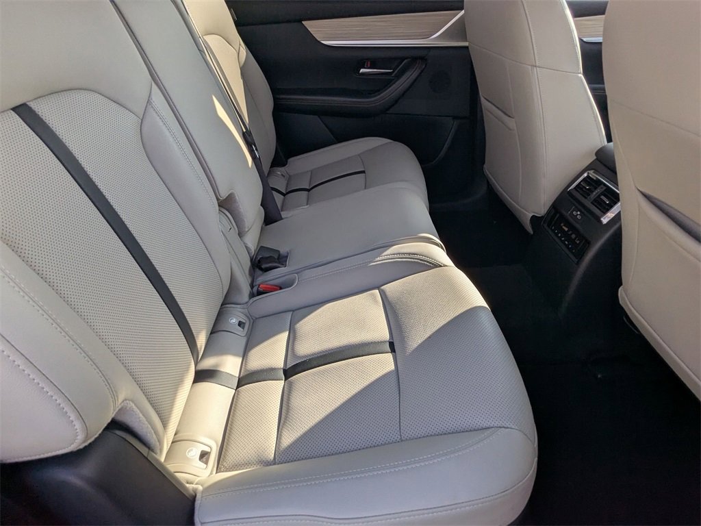 Used 2024 MAZDA CX-90 3.3 Turbo w/ Preferred Plus image 18