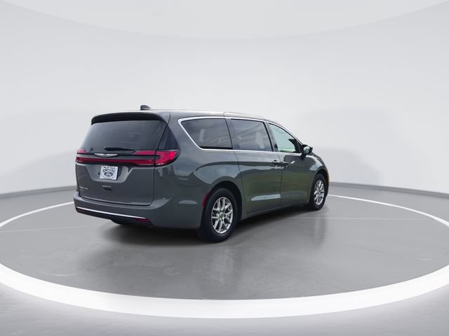 Used 2025 Chrysler Pacifica Select FWD image 7