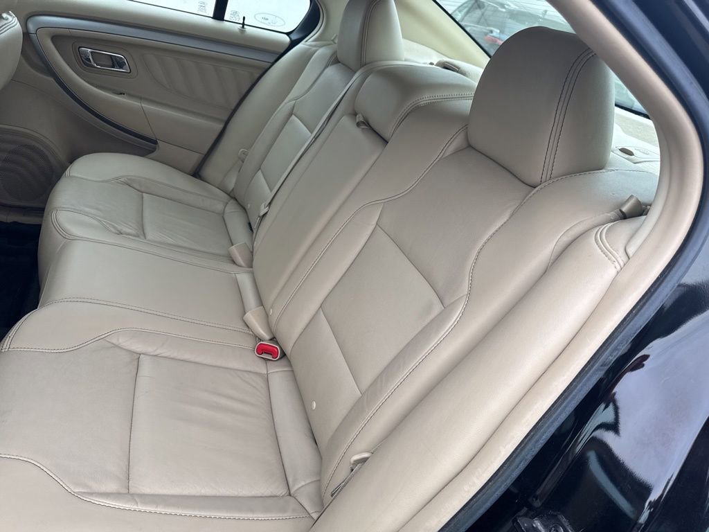 Used 2016 Ford Taurus SEL FWD image 29