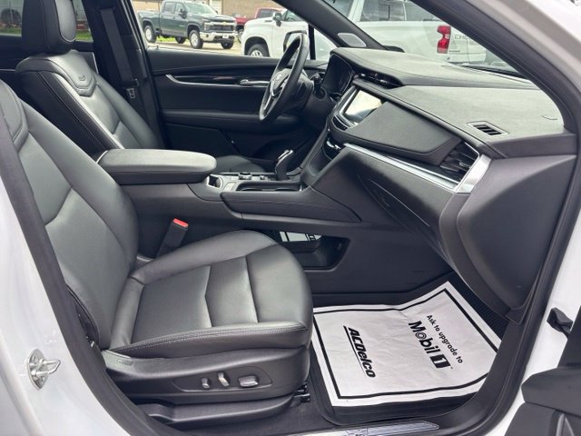 Certified 2025 Cadillac XT5 Premium Luxury w/ Technology Package AWD/4WD image 26